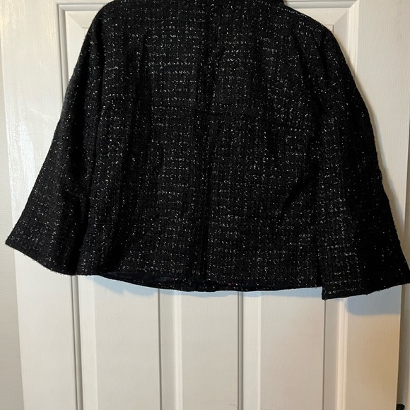 (A) Express crop jacket - Picture 3 of 3